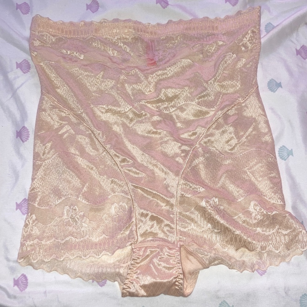 STRM Line Blush Lace High-Waist Shapewear